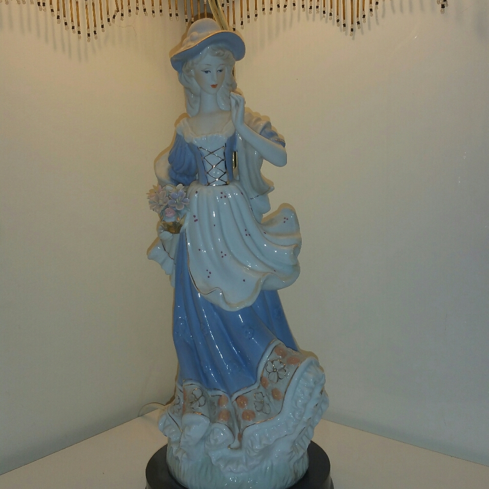 Lamp - Picture 4 of 5